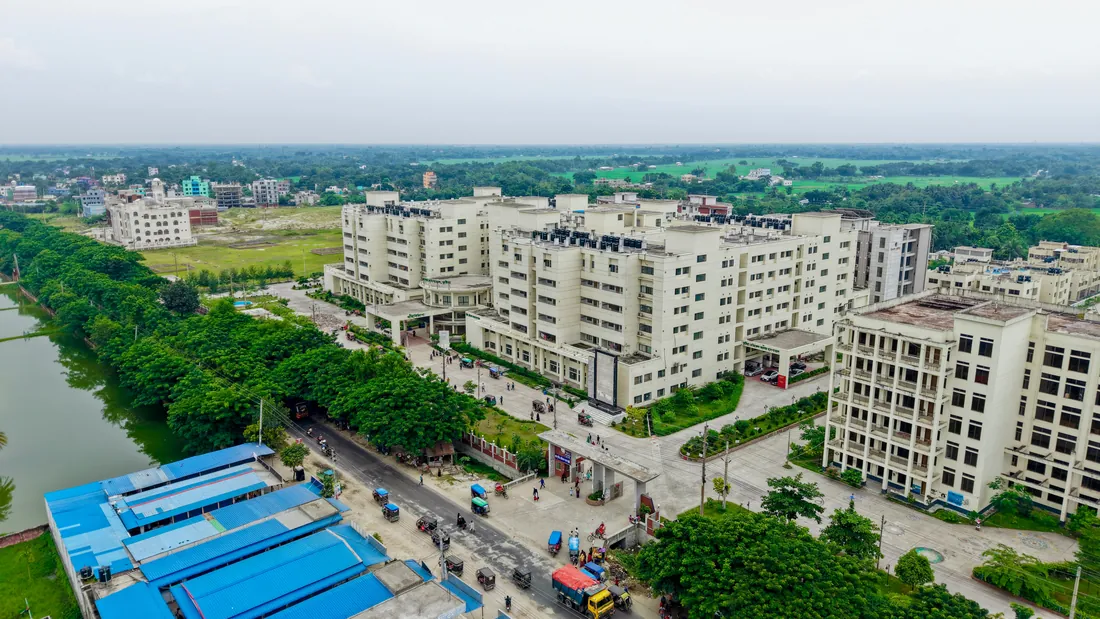 Campus-style visual representing Geetam Medical University listing