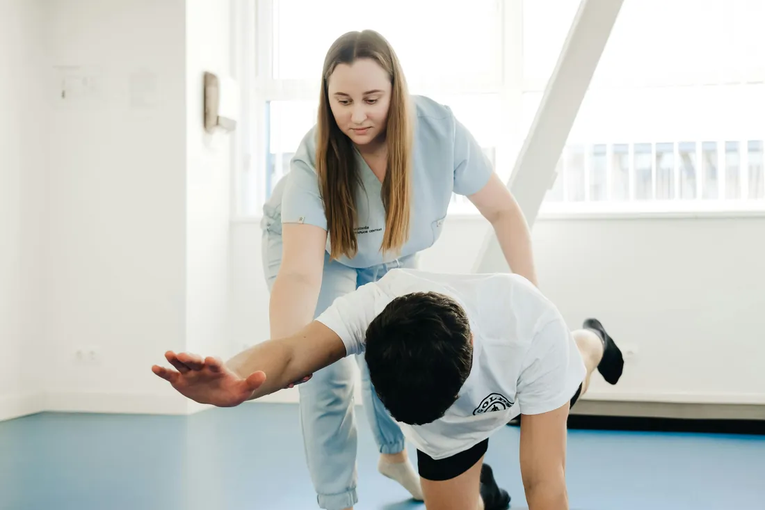 Physiotherapy treatment visual for BPT guidance card