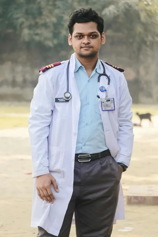 Senior specialist doctor visual for MD/MS guidance card